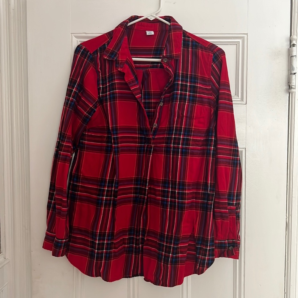 Old Navy plaid flannel button down shirt